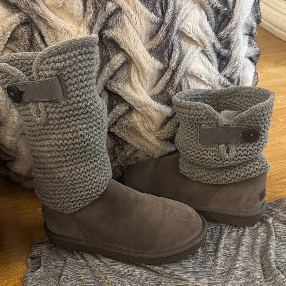 UGG Gray Knit Cuff Boots with Button